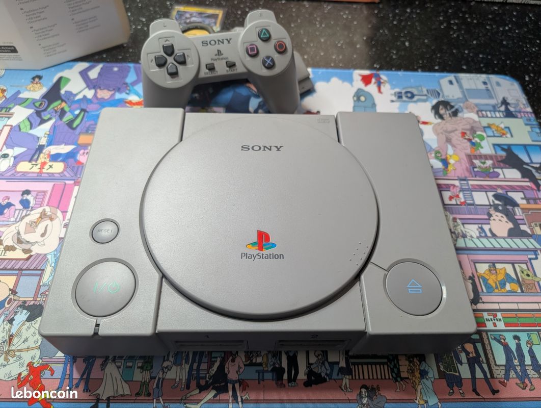 Console Sony PlayStation 1 (PS1) D’occasion Avec Manette Officielle Et Câbles – Bon état De Fonctionnement