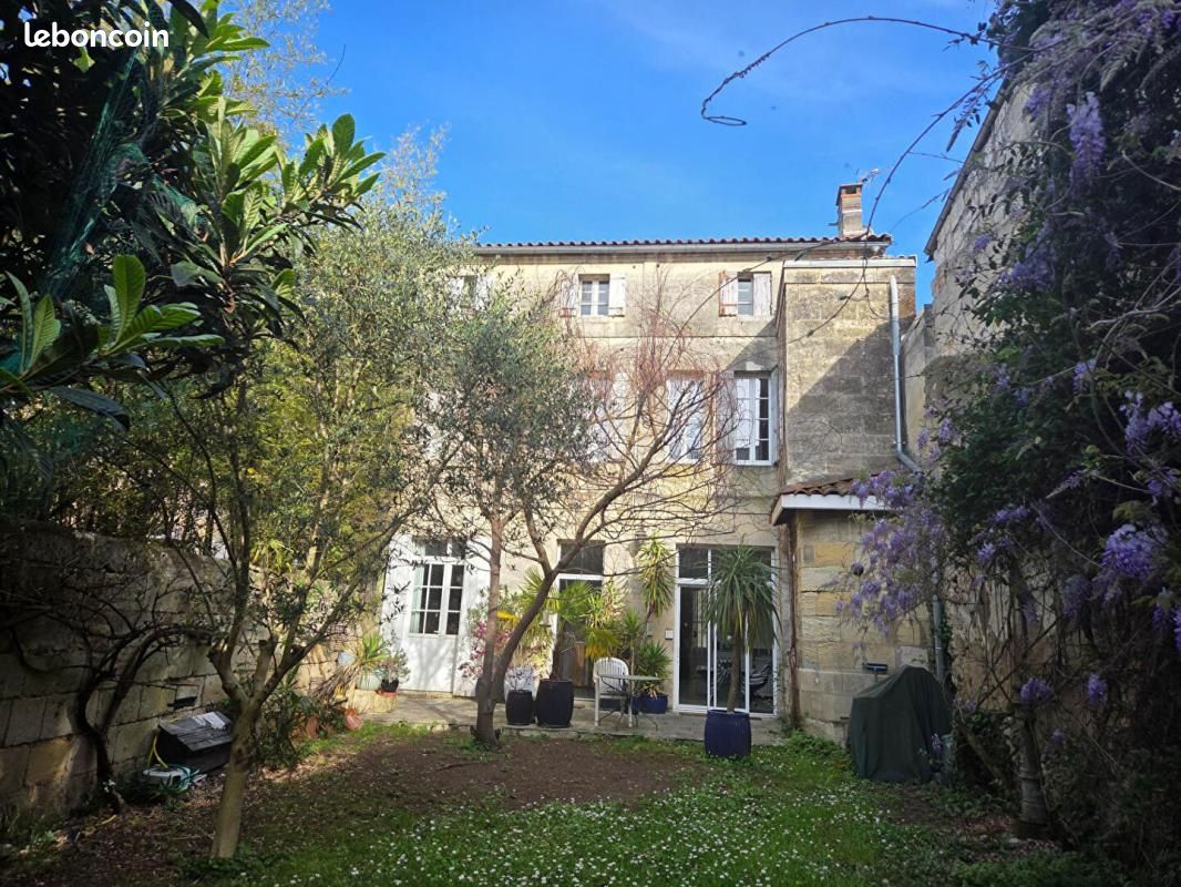 Maison 9 pièces 296 m² · à Libourne · 296 m² · 649 000 €