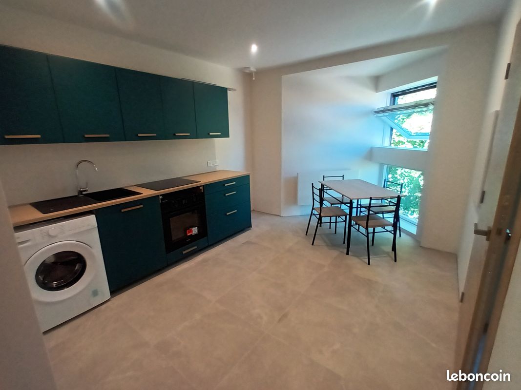 Appartement 1 pièce 27 m² · à La Roche-sur-Foron · 27 m² · 650 €