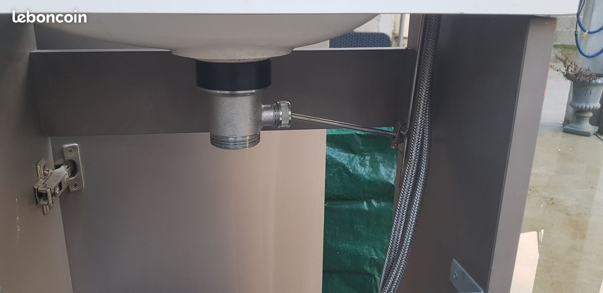 Lave mains avec miroir et robinet (image 7)