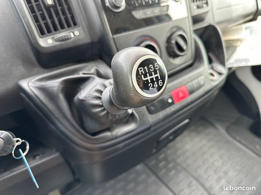 Citroën Jumper L2H2 BlueHDi 110ch CLUB Rampe de chargement (image 18)