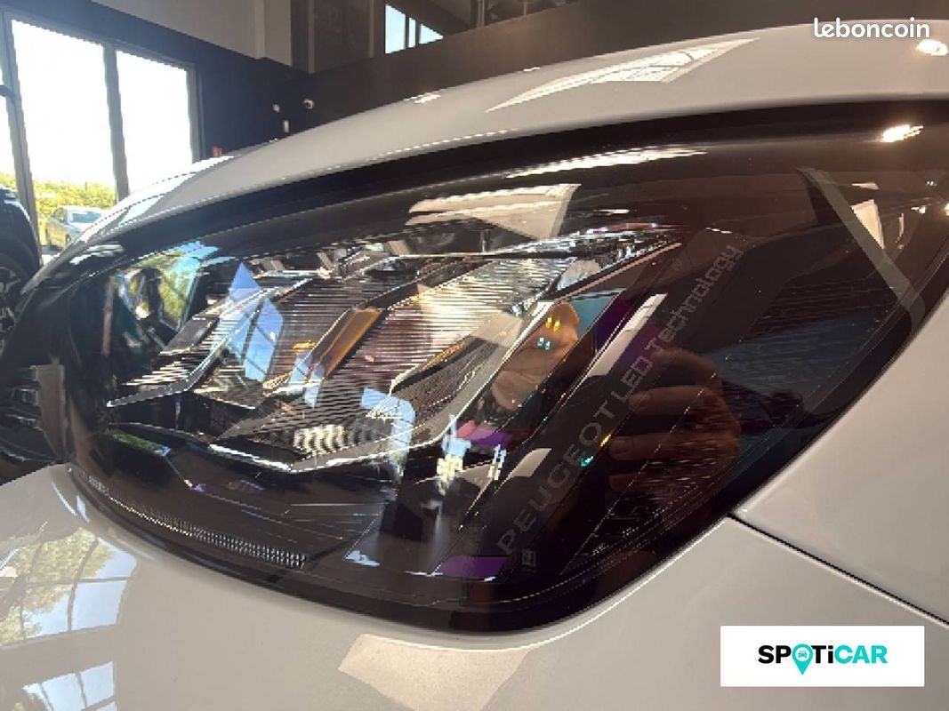 PEUGEOT 2008 Electrique 54 kWh 156 ch Style (image 17)