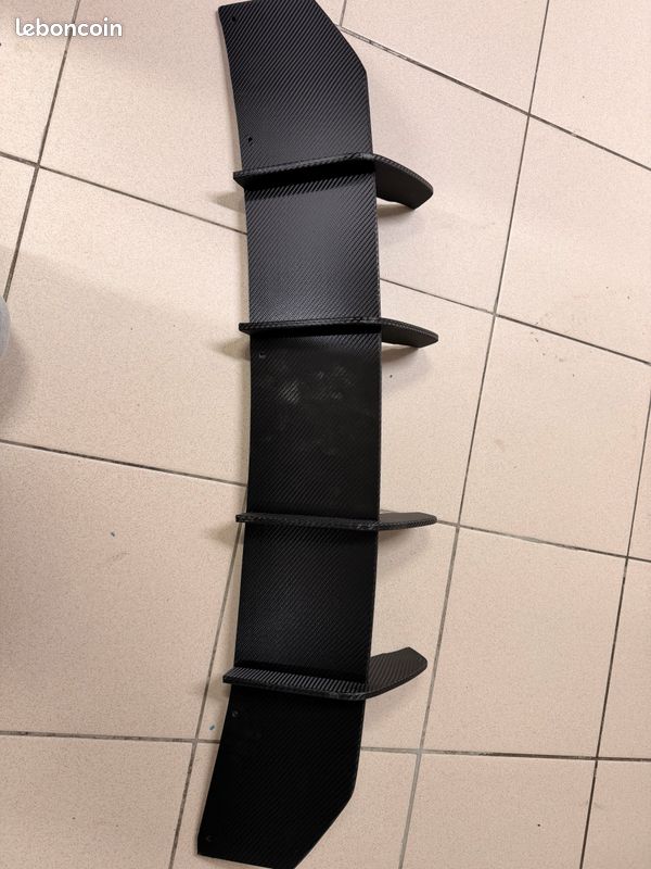 Diffuseur arrière RS6 C8 (image 1)