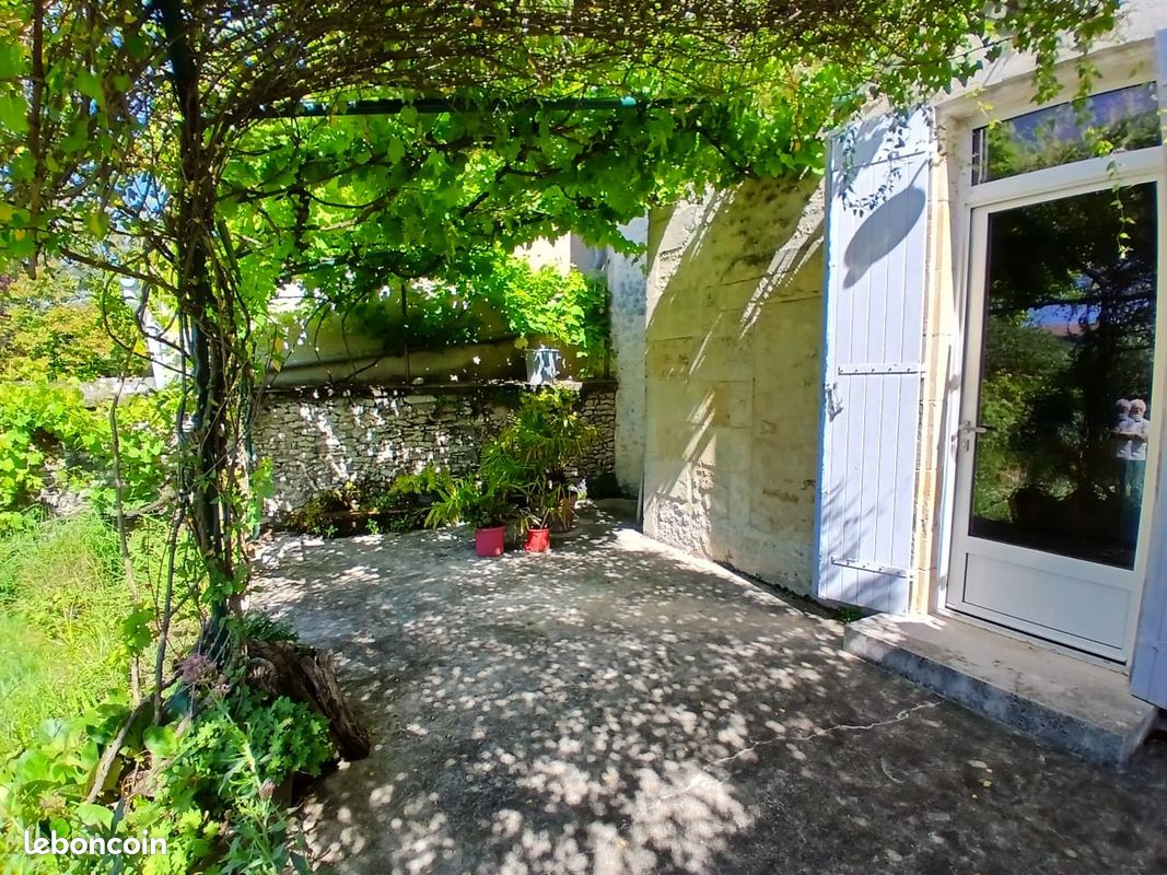 Maison 8 pièces 210 m² · à Gémozac · 210 m² · 315 000 €