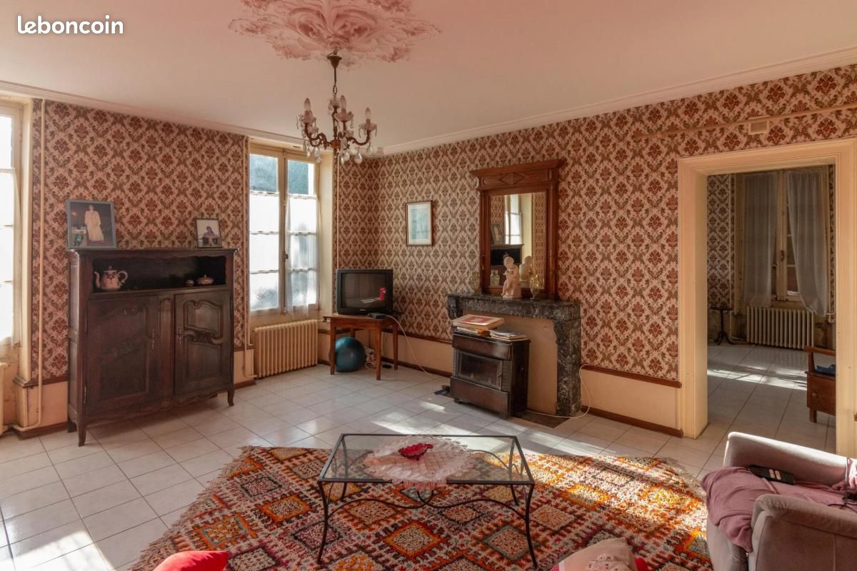 Maison 246 m² Merignac - Mérignac 16200 (image principale 3)