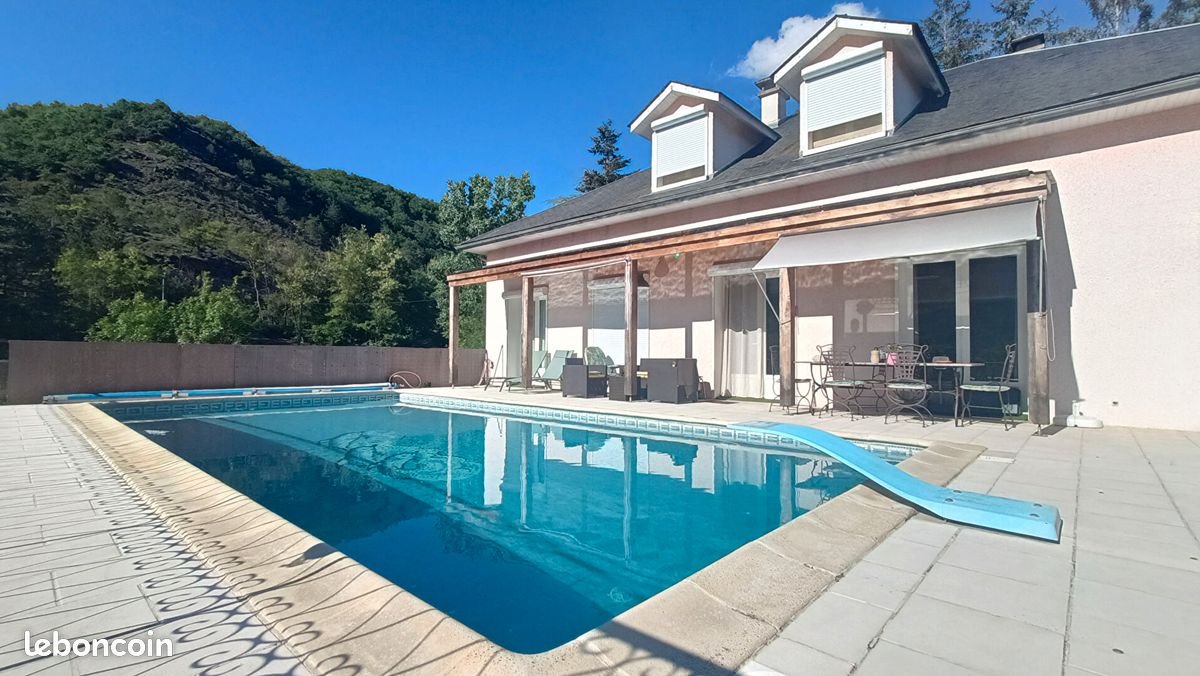 Maison 6 pièces 276 m² · à Saint-Affrique · 276 m² · 329 900 €