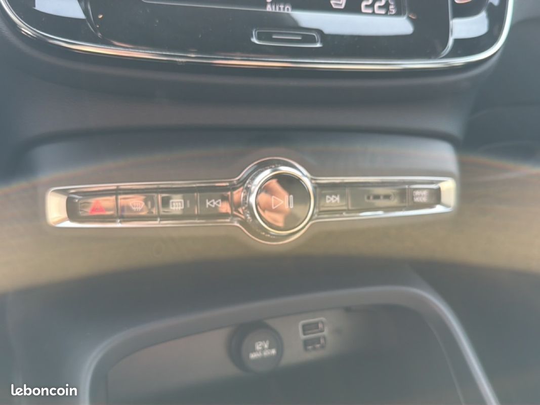 VOLVO XC40 T4 Recharge 129+82 ch DCT7 Plus (image 29)