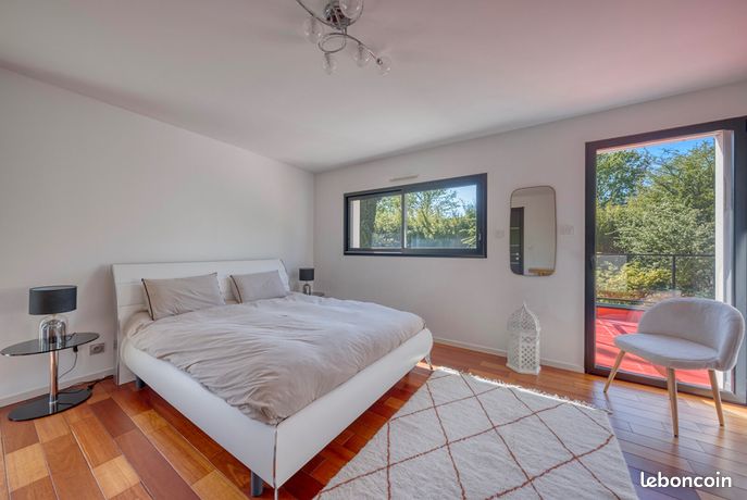 Villa 7 pièces 230 m² — 14