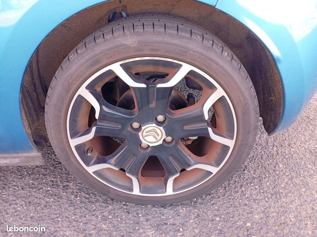 CITROEN DS3 HDi 110 FAP 109gr Sport Chic (image 18)