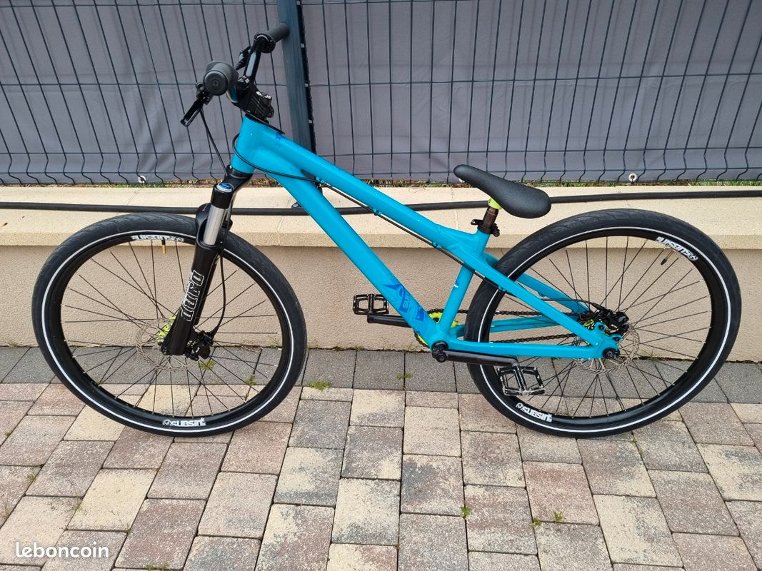 Vélo Dirt B'Twin Tasty 26'' Vélos