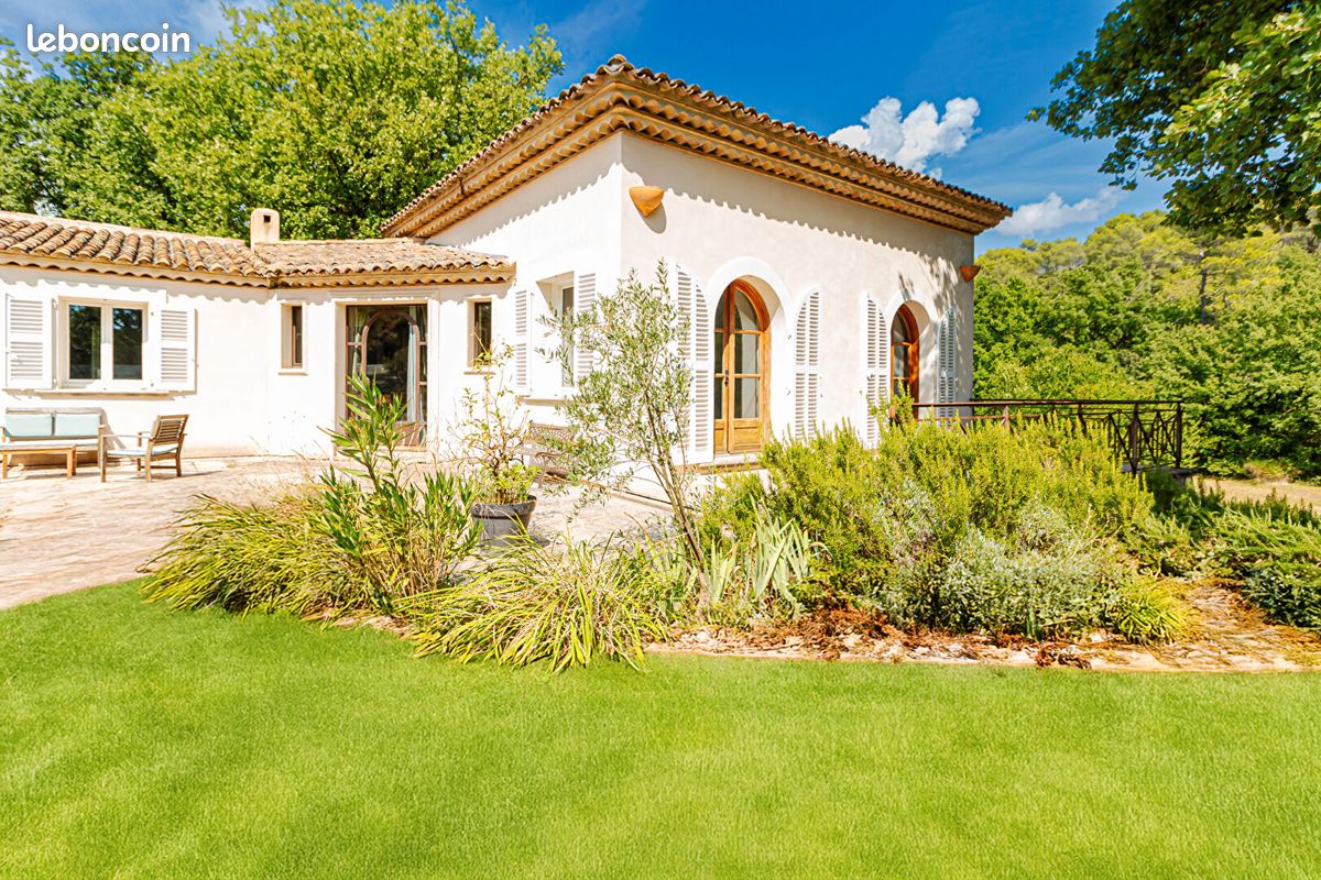 Maison 8 pièces 236 m² · à Fuveau · 236 m² · 870 000 €