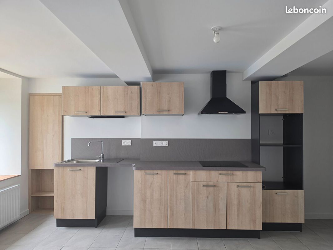 Maison 3 pièces 90 m² · à Boulzicourt · 90 m² · 800 €