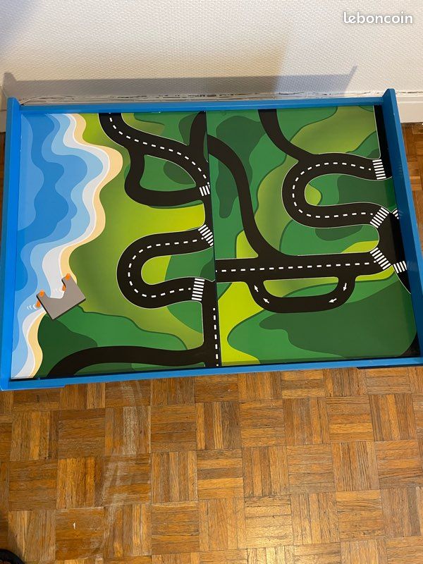 Table d'activités avec circuit de train en bois complet (image 8)