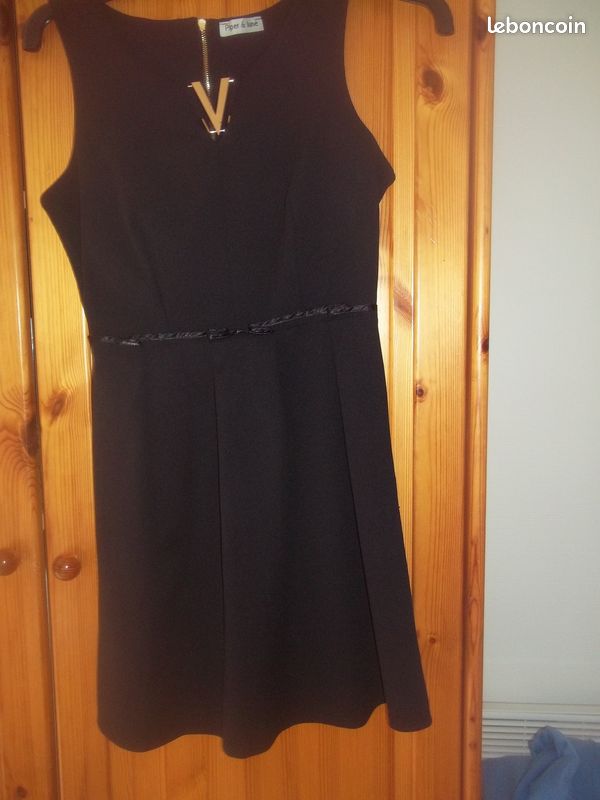 Robe noire en taille S de chez Piper & June (image 1)