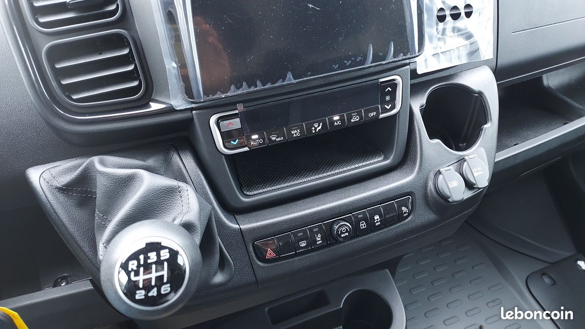 Peugeot BOXER FG GRIS CLAIR L2H1 3.0 120CH S&S (image 7)