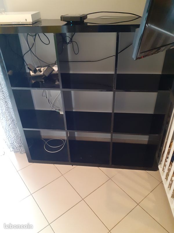 Meuble noir laqué (image 1)