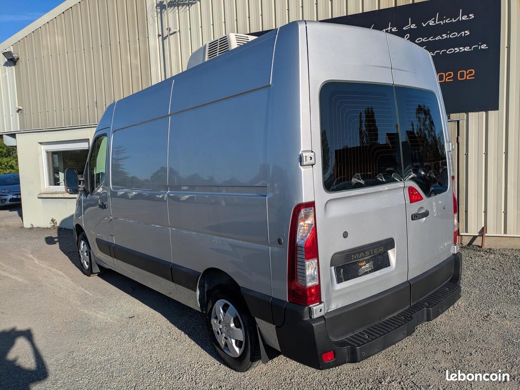 Renault master iii l2h2 2.3 dci 145ch bvm6 (image 2)