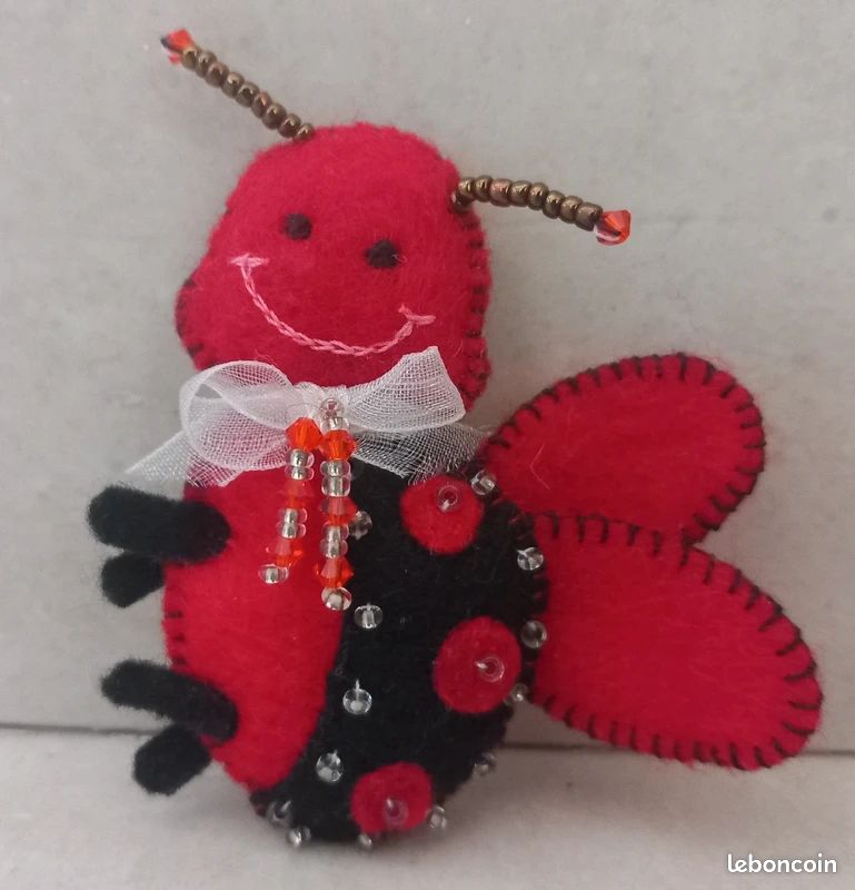 Broche coccinelle (image 1)