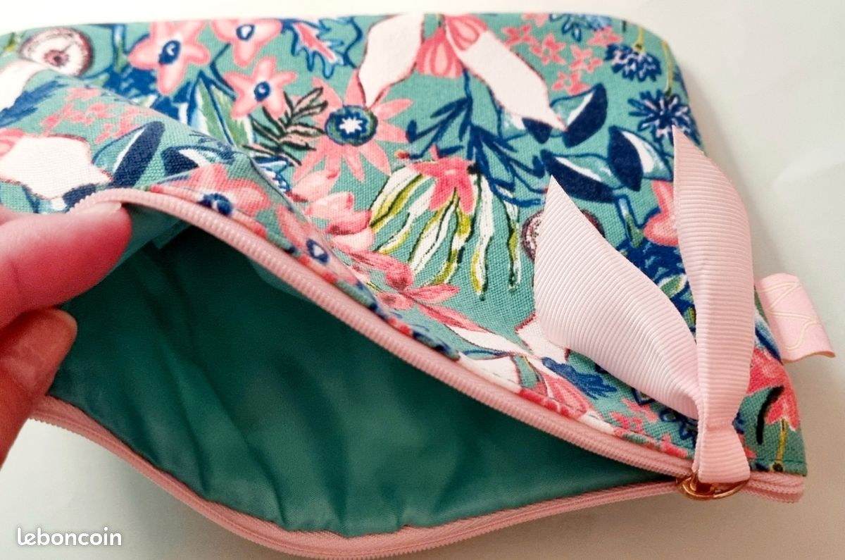 Jolie trousse maquillage/ pochette édition limitée Marie Sixtine