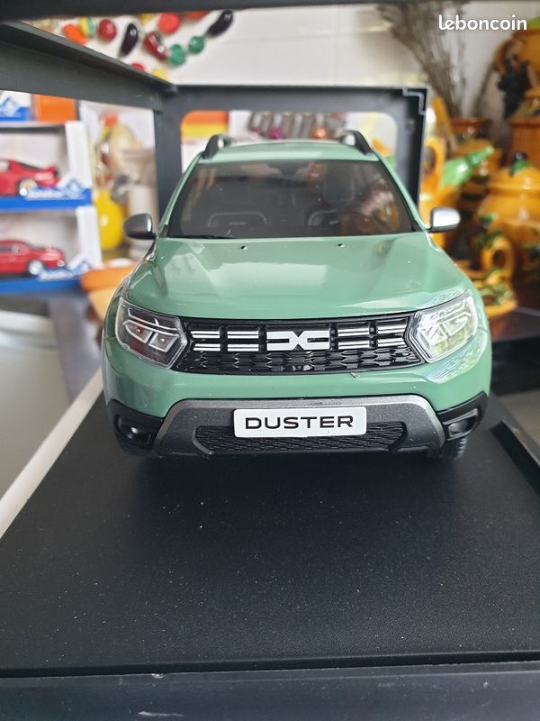 Miniature Dacia Duster II IXO 1/43 - Modèle 2023 Rouge, Sous Boîte Plexi, Métal Embouti, Neuf