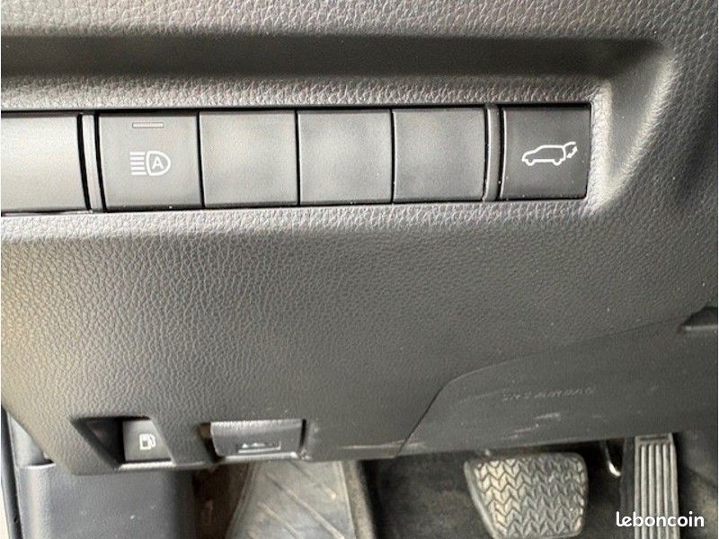 Toyota RAV4 Hybride 218ch Dynamic 2WD (image 15)
