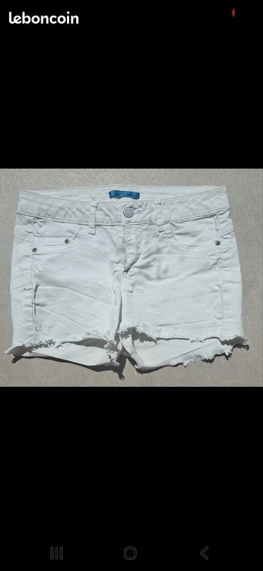 Short blanc Pull&Bear taille 36 (image 1)