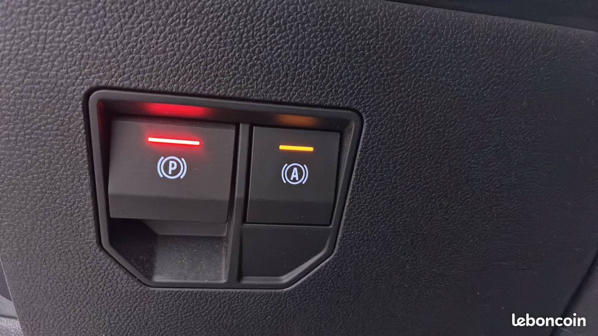 Renault megane e tech ev60 220 ch optimum charge iconic (image 30)
