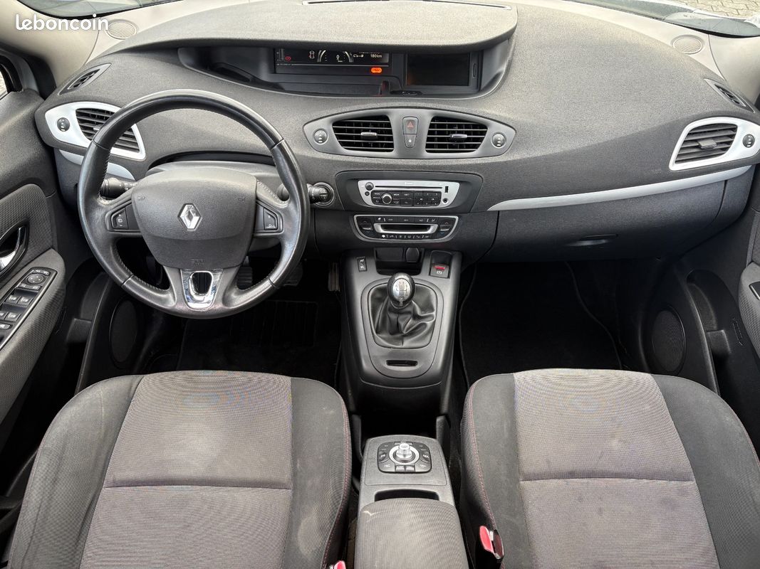 Renault GRAND SCÉNIC III DCi 110 eco2 Limited 7 pl (image 17)