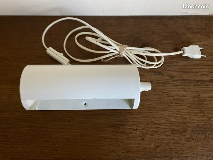 Applique pivotante V413 IKEA blanche 1980