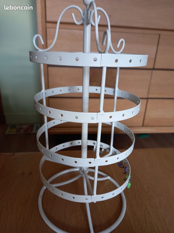 Manège à boucles d'oreilles (image 1)