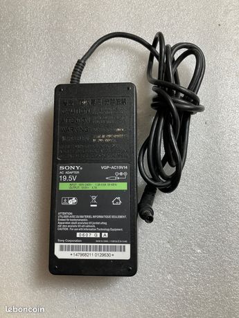 Alimentation D'ORIGINE SONY VAIO VGP-AC19V51 90W 2 x USB GENUINE NEUVE Alimentation D'ORIGINE SONY VAIO VGP-AC19V51 90W 2 x USB GENUINE NEUVE