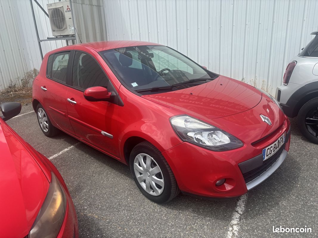 Renault CLIO III 1.5 DCI 75CH EXPRESSION CLIM ECO² 5P (image 1)