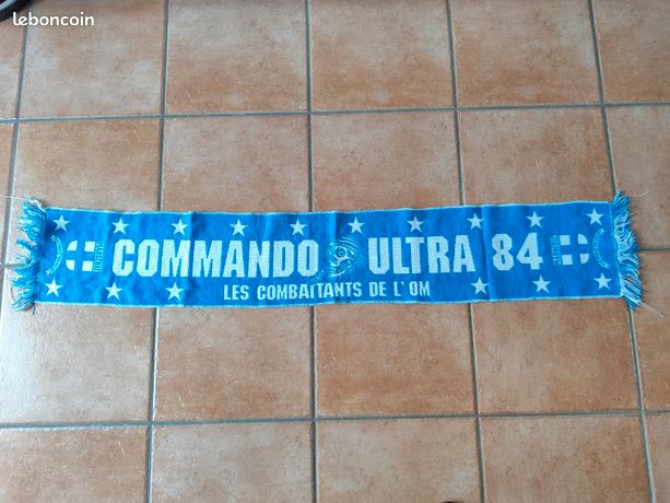 Écharpe De Los Ultras Commando Semmu Inogghi Ab A – écharpe Rare Et Recherchée