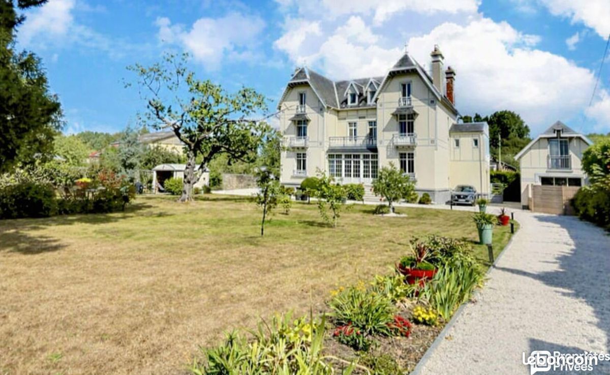 Maison 13 pièces 425 m² · à Condette · 425 m² · 597 000 €