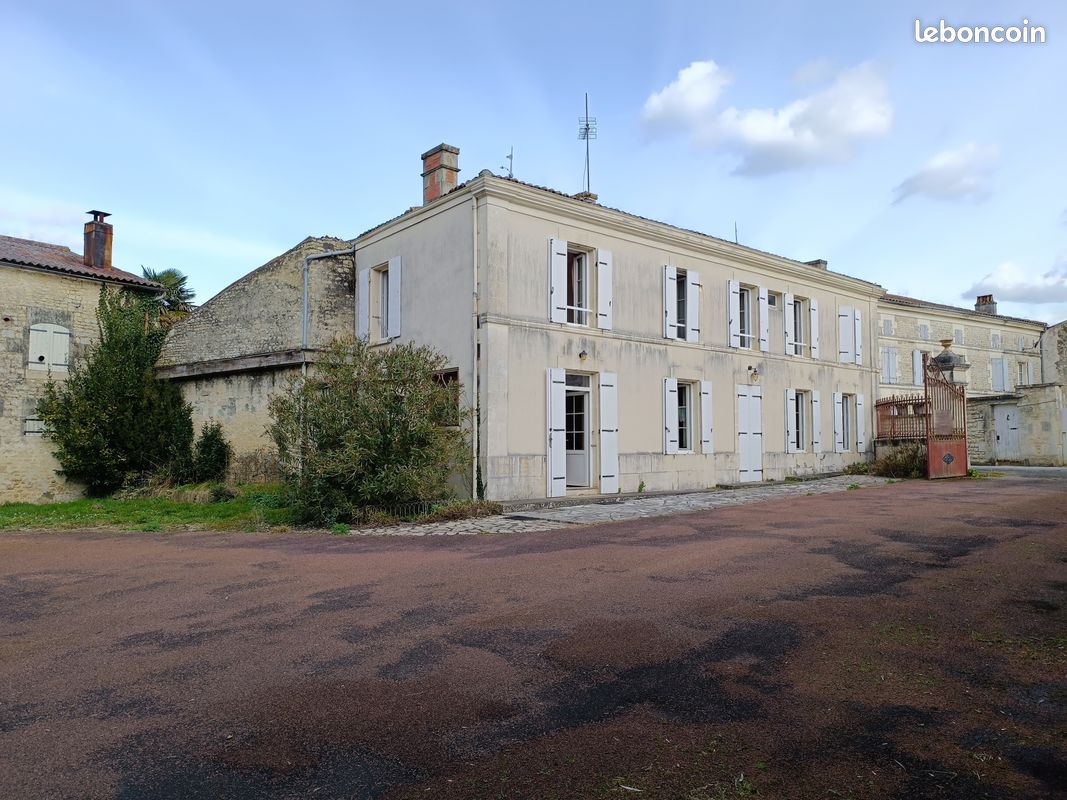 Maison 6 pièces 120 m² · à Vervant · 120 m² · 185 000 €