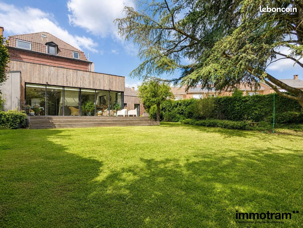 Maison 10 pièces 290 m² · à Wasquehal · 290 m² · 1 112 000 €