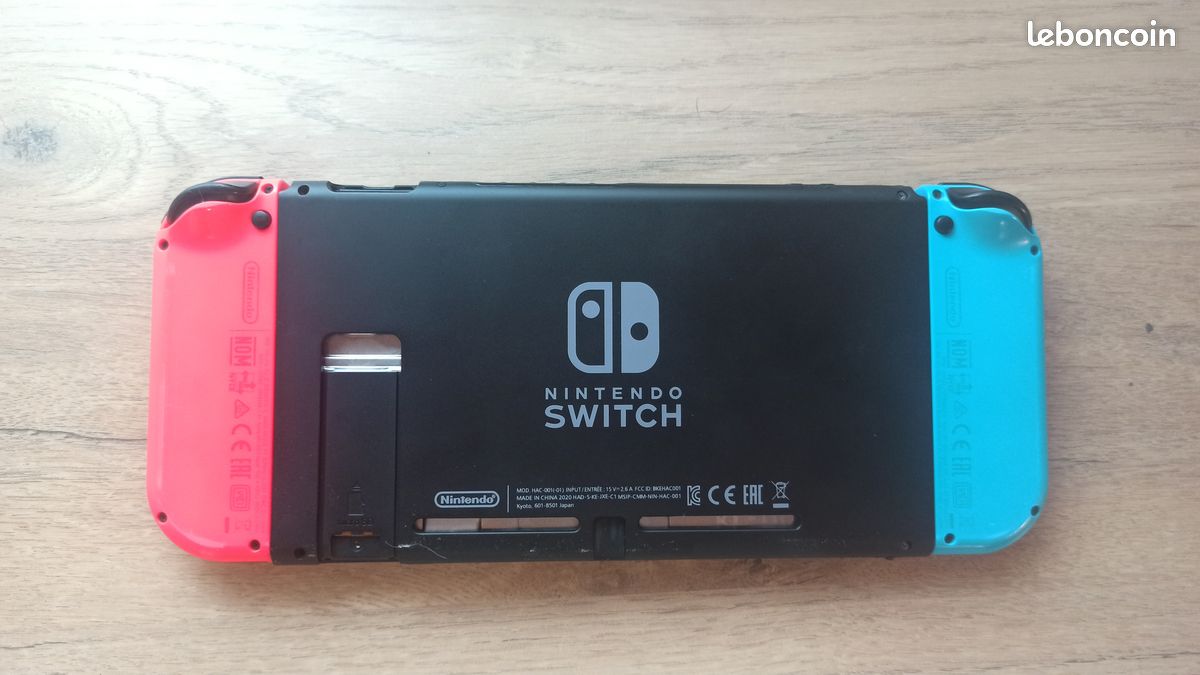 Nintendo Switch avec 3 jeux et accessoires (image 7)
