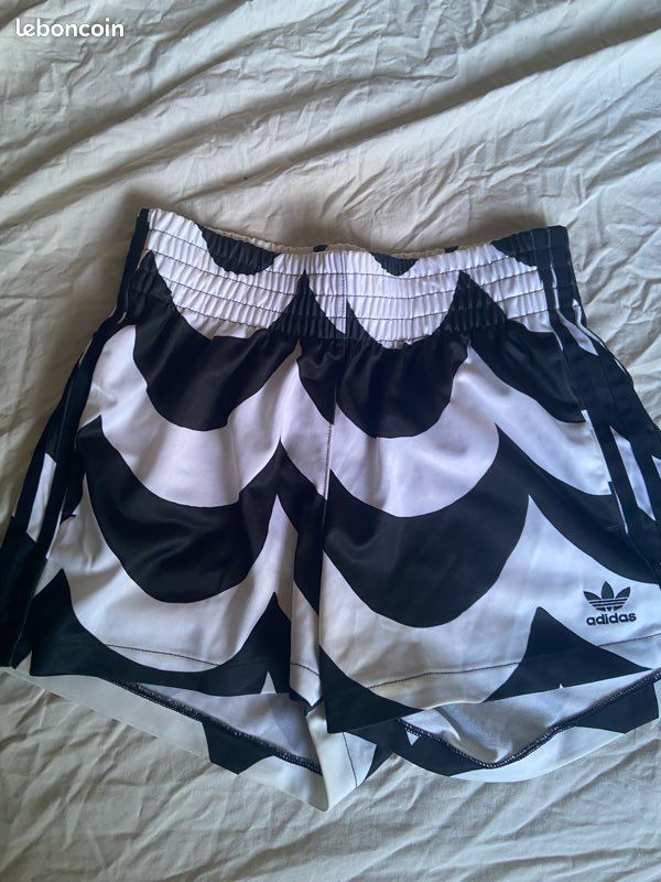 Short Addidas (image 1)