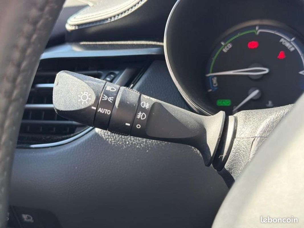 Toyota C-HR 1.8 Hybride 122ch Design Ultimate E-CVT (image 24)