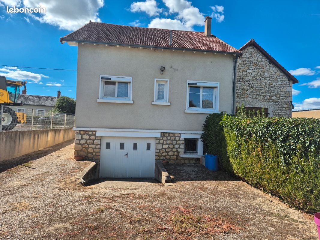 Maison 5 pièces 80 m² · à Rivarennes · 80 m² · 79 000 €