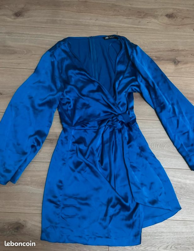 Robe en satin bleu Zara 40 Vêtements