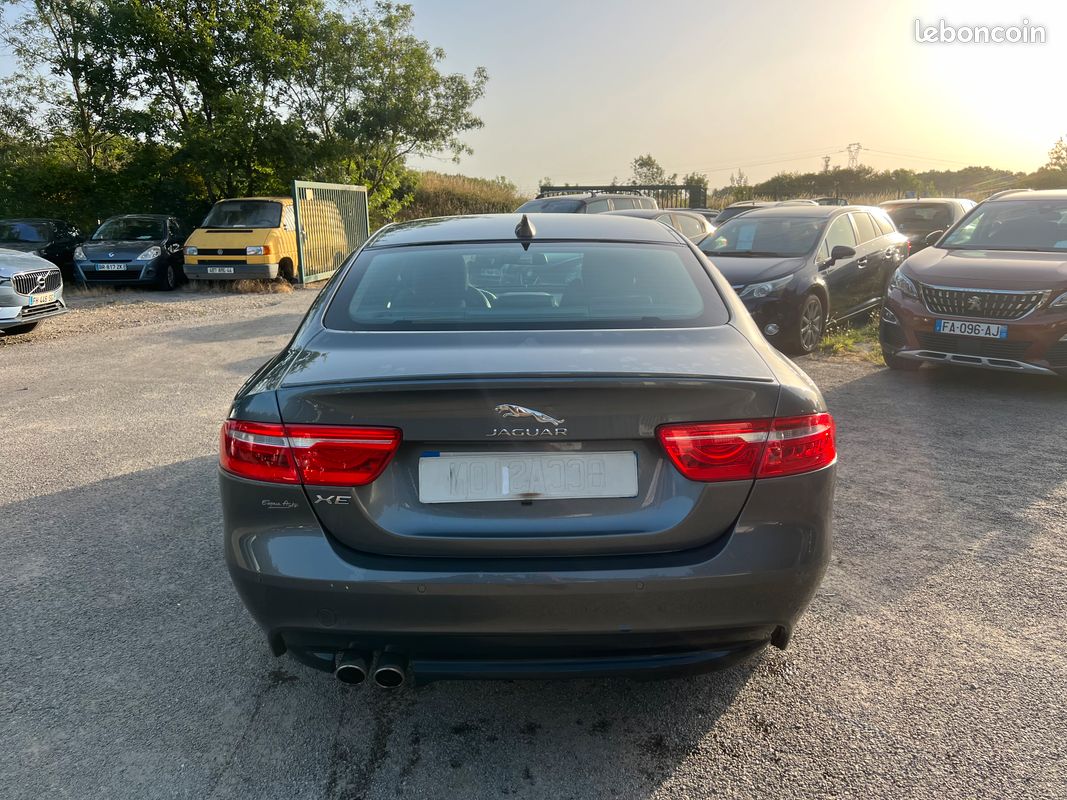 Jaguar xe 2.0 180cv R-SPORT AWD 90000KM (image 4)