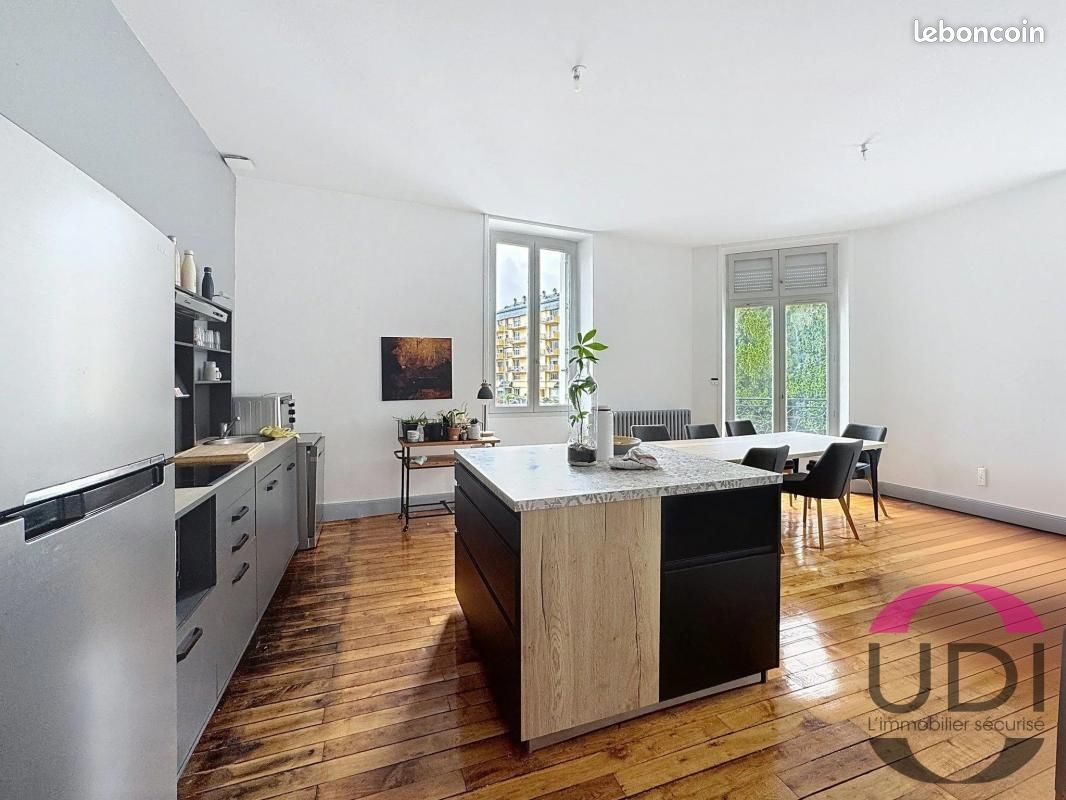 Appartement 4 pièces 101 m² · à Guéret · 101 m² · 750 €