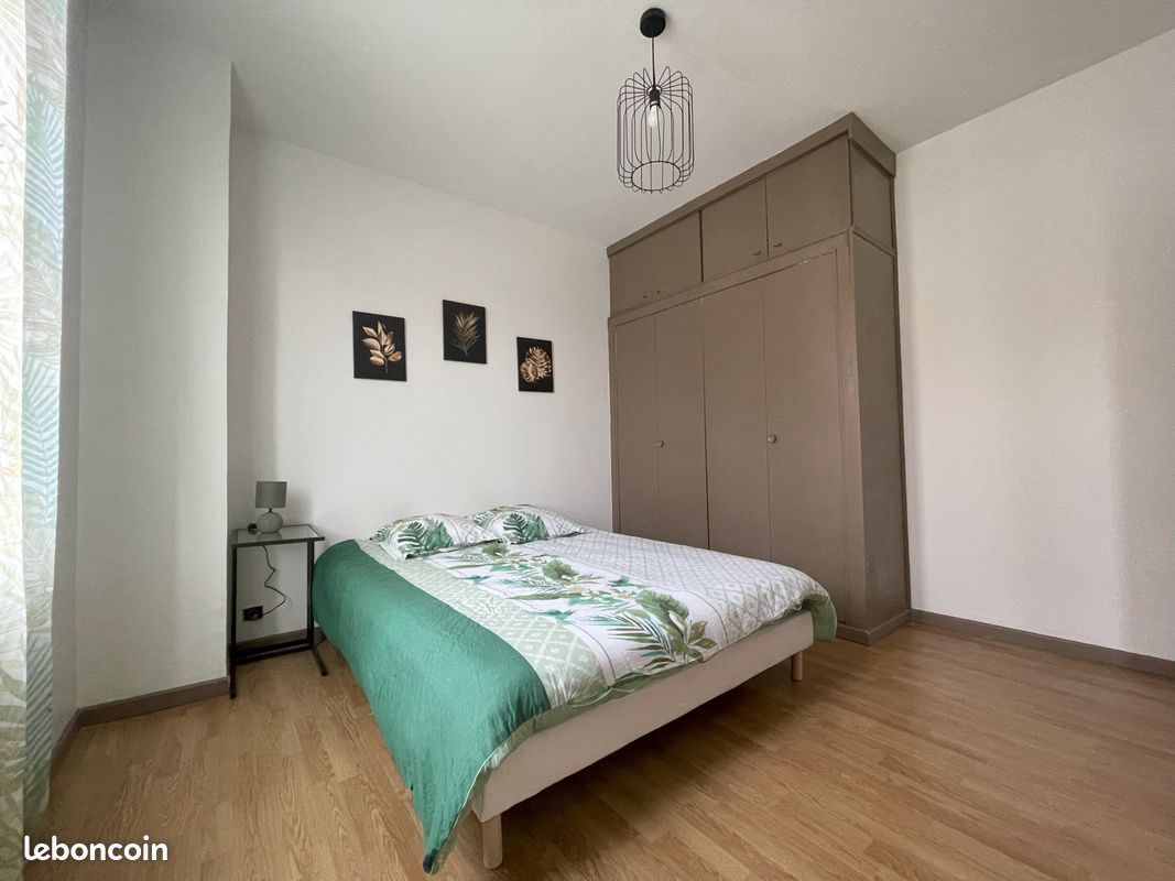 Maison a louer saint-denis - 7 pièce(s) - 142 m2 - Surfyn