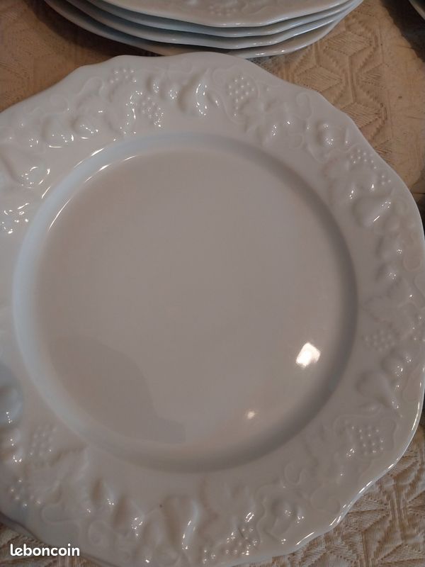 Au choix 6/11 assiettes plates blanches Philippe deshoulières modèle California Raisin vintage (image 5)