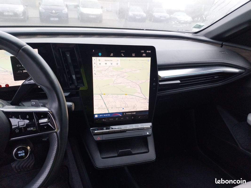 RENAULT Megane E-Tech EV60 220 ch super charge Iconic (image 12)