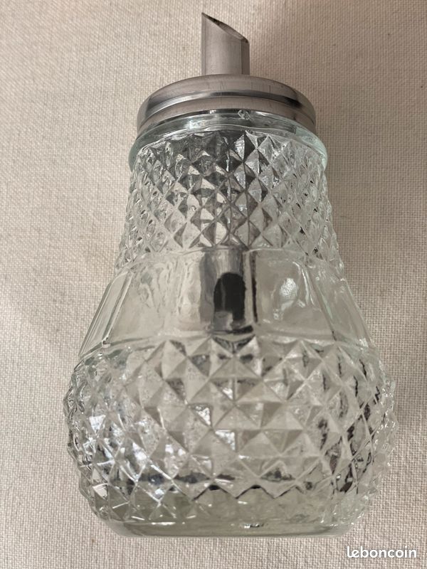 Sucrier pour sucre fin en verre moulé et métal
