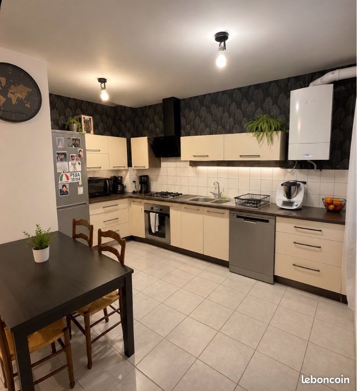 Parking 3 pièces 50 m² · à Montmélian · 50 m² · 840 €/mois
