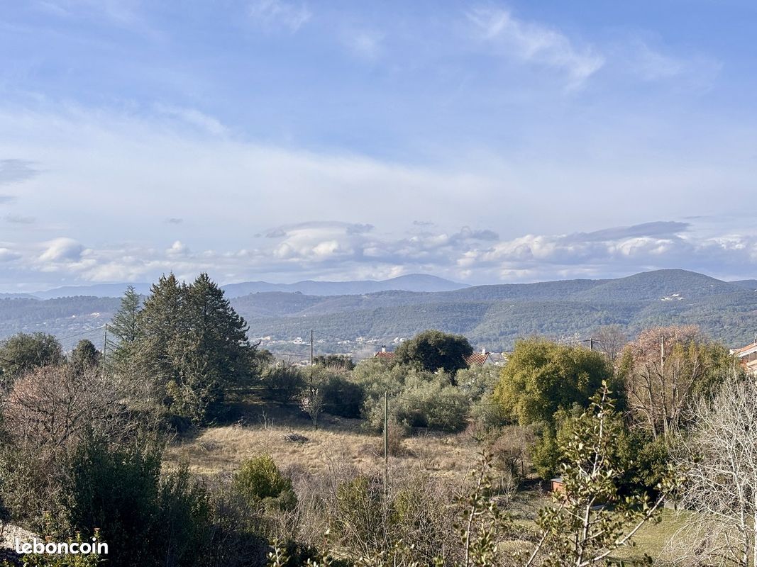 Terrain 1860 m² · à Alès · 75 000 €
