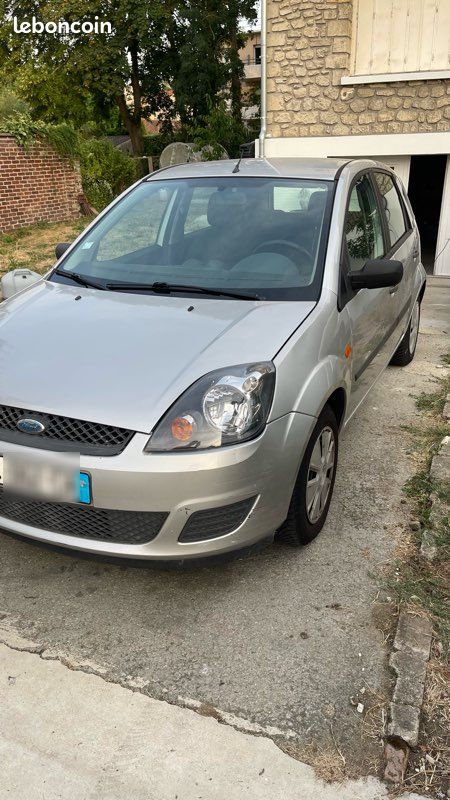 Ford Fiesta (image 1)